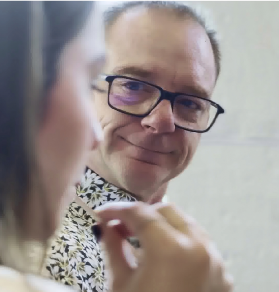 Mise en situation : STEF est à l'écoute.